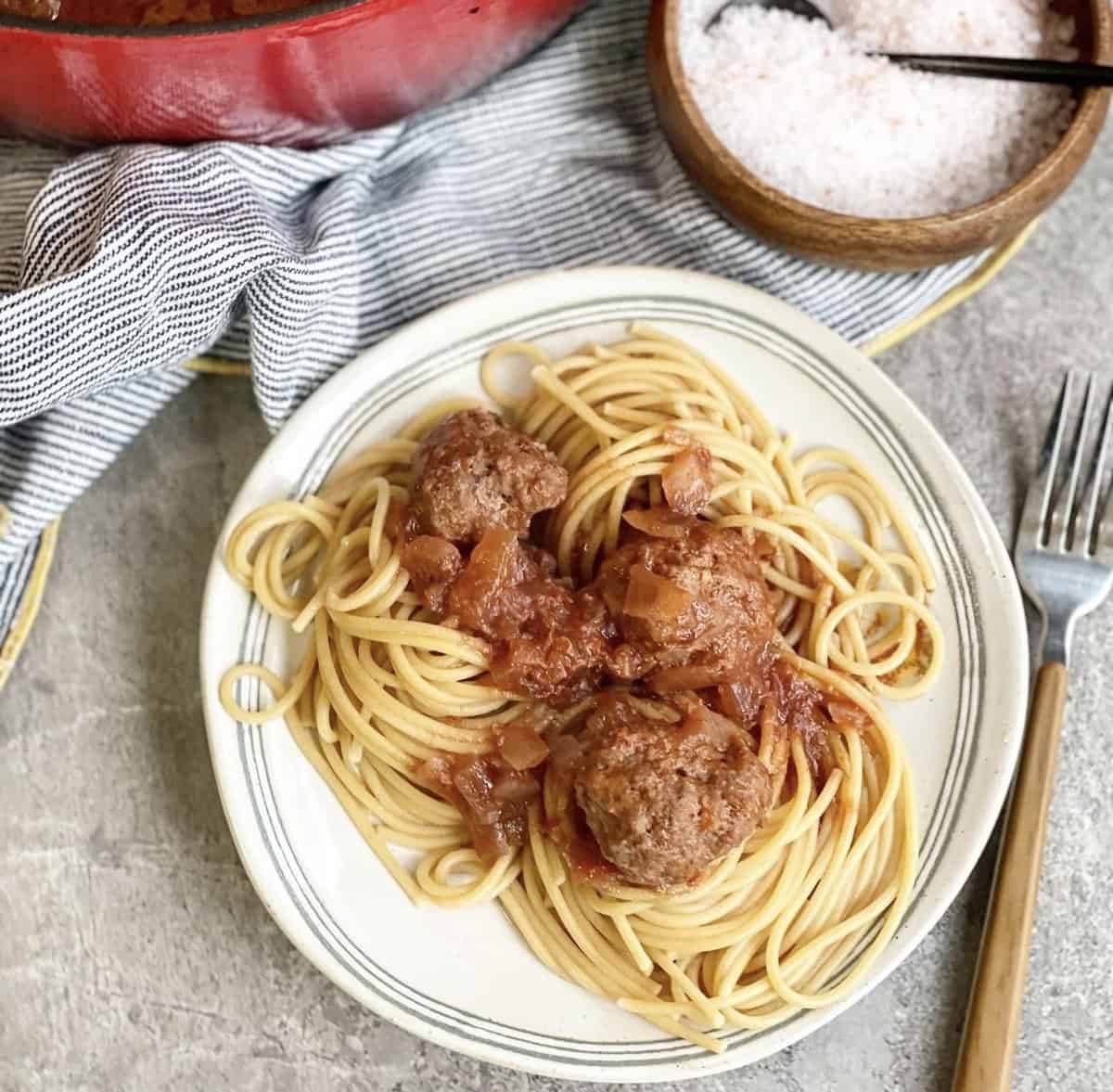 Perfect Meatballs in Sweet Tomato-Based Sauce With Spaghetti