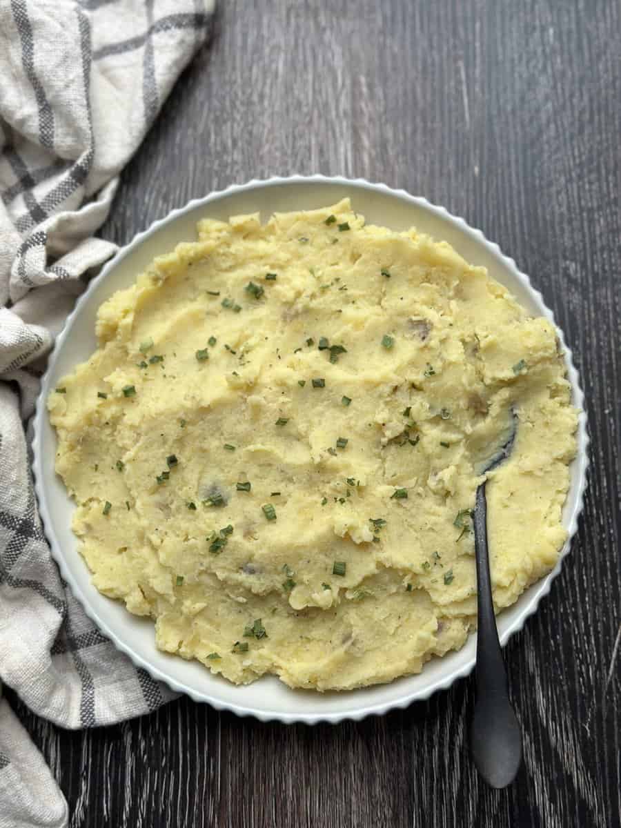 Smooth and Creamy Oven Baked Mashed Potatoes